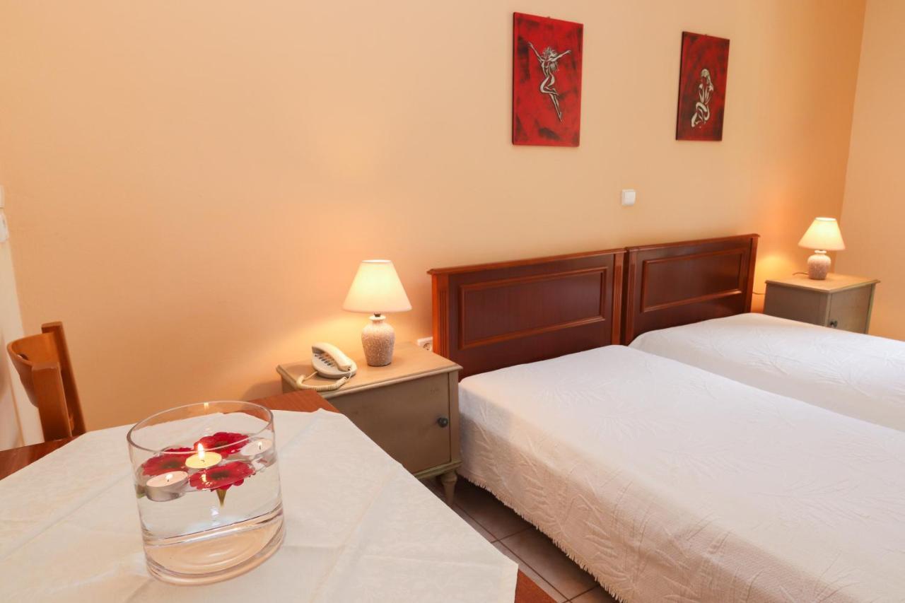 Hotel Angela à Loutra Edipsou  Extérieur photo