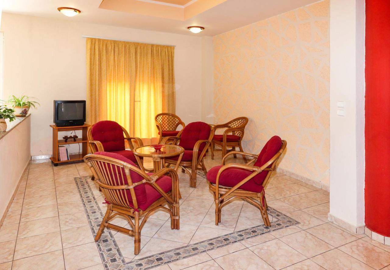 Hotel Angela à Loutra Edipsou  Extérieur photo