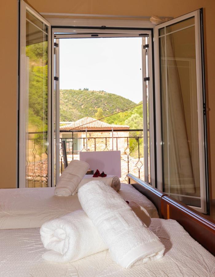 Hotel Angela à Loutra Edipsou  Extérieur photo
