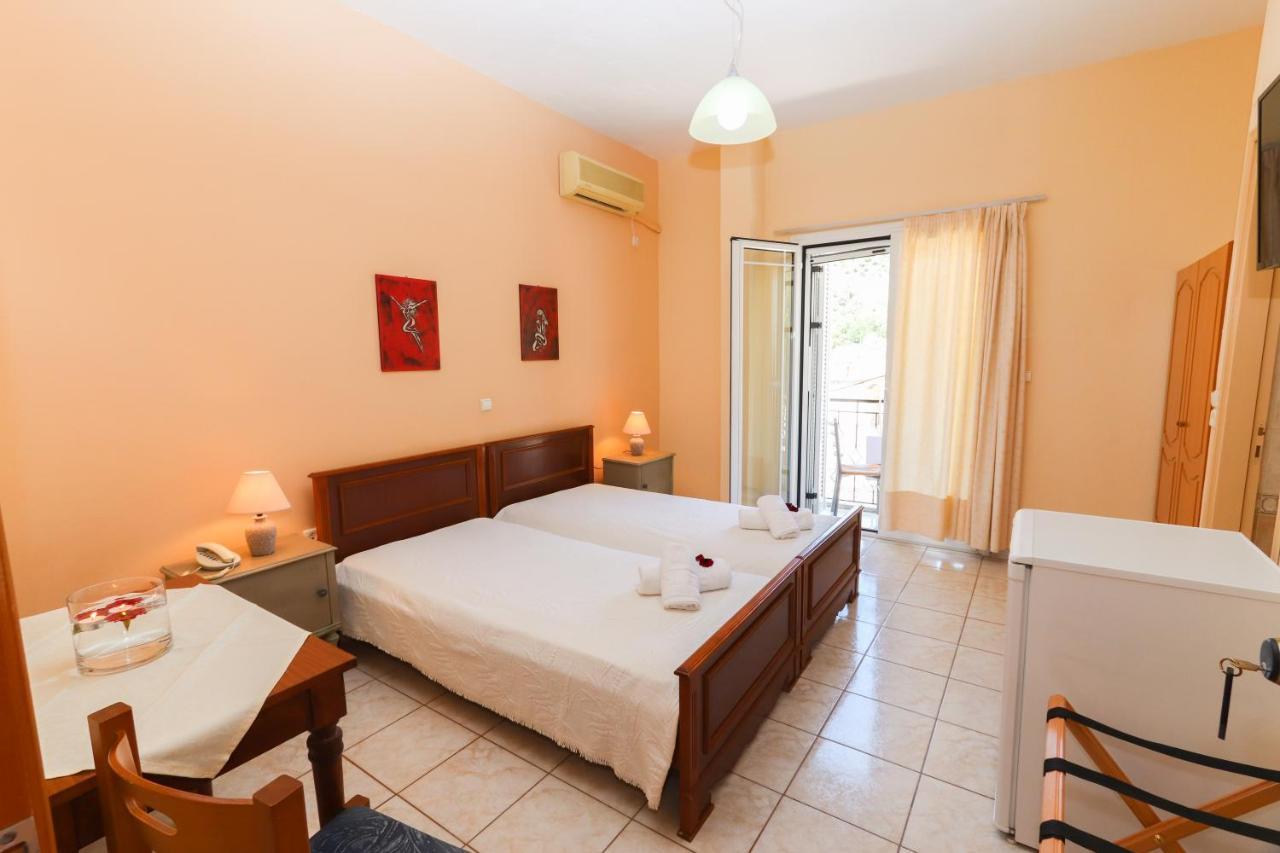 Hotel Angela à Loutra Edipsou  Extérieur photo