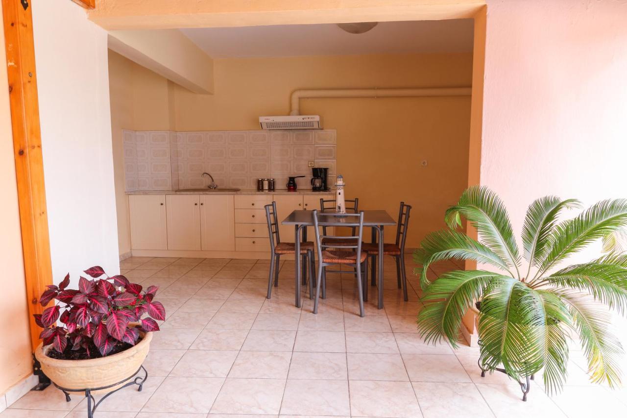 Hotel Angela à Loutra Edipsou  Extérieur photo