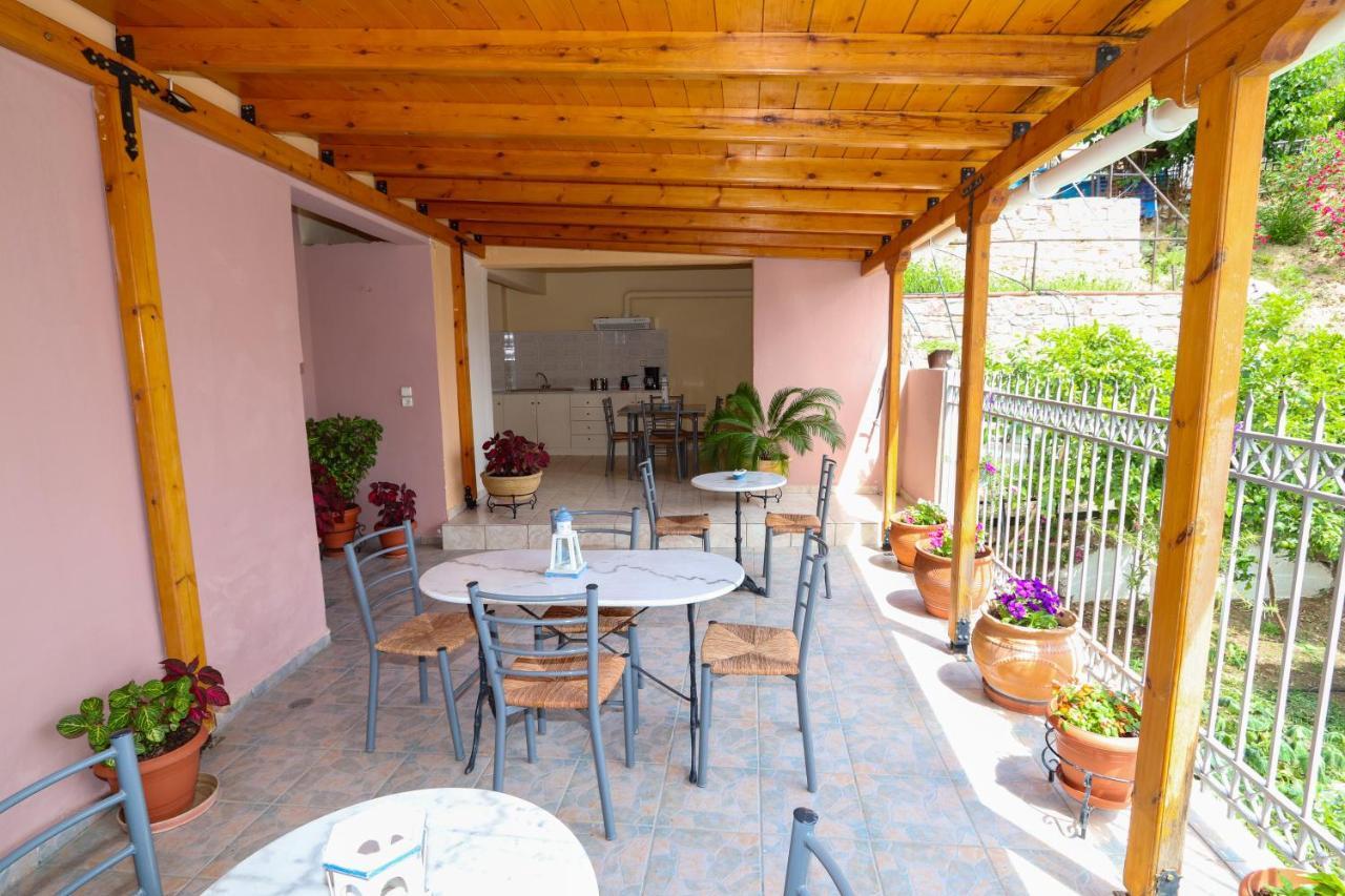Hotel Angela à Loutra Edipsou  Extérieur photo