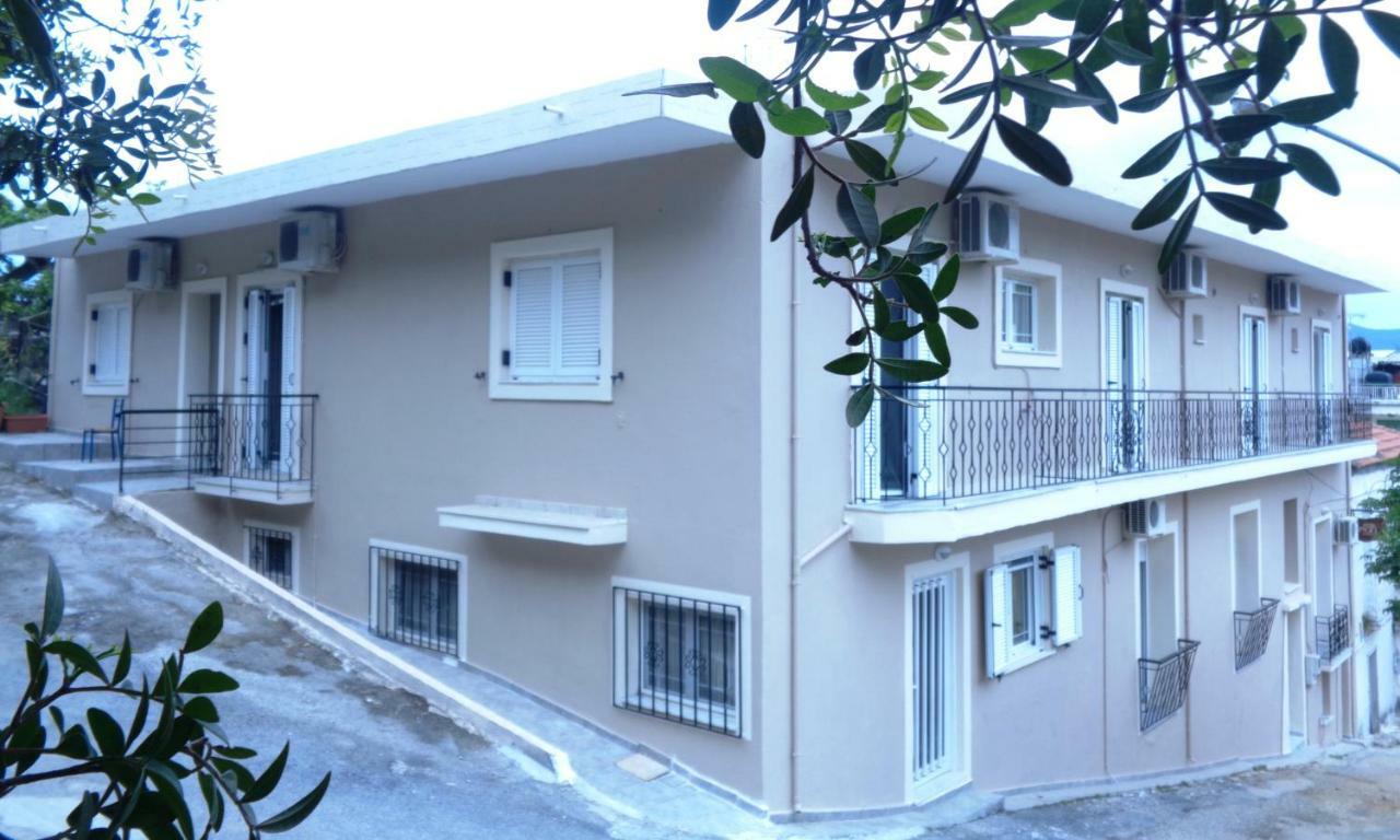 Hotel Angela à Loutra Edipsou  Extérieur photo